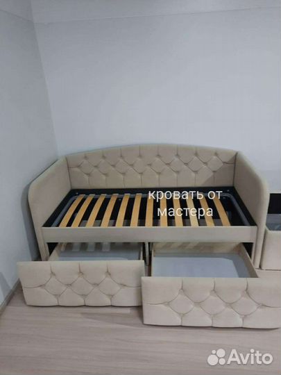 Кровать с дополнительным спальным местом