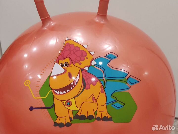 Гимнастический мяч с рожками. Фитбол