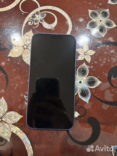 Телефон iPhone 13