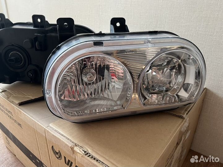 Фары Dodge challenger 2010-2014