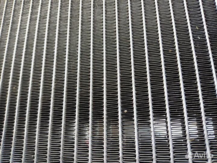 Радиатор охлаждения двигателя Mitsubishi Grandis