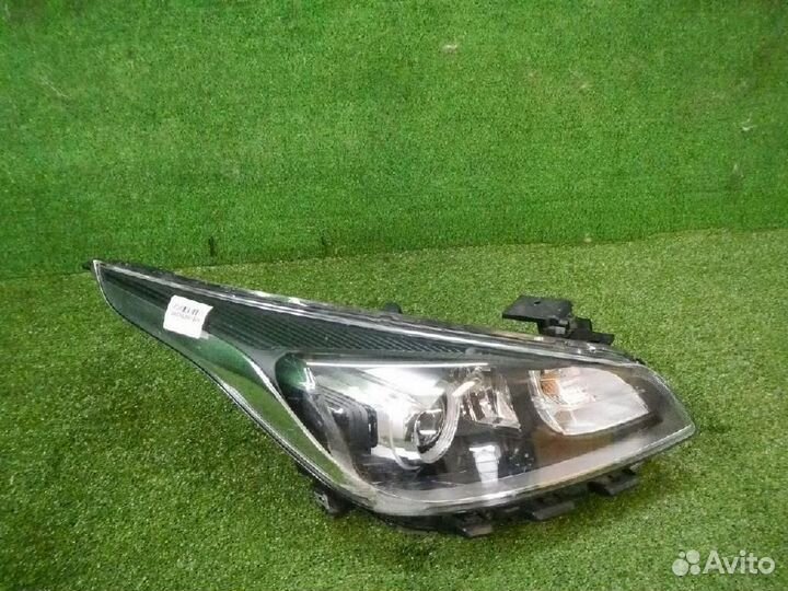 Фара правая Kia Rio