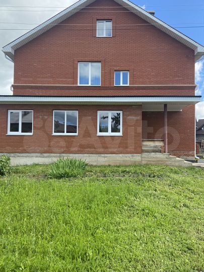 Коттедж 340 м² на участке 9 сот.