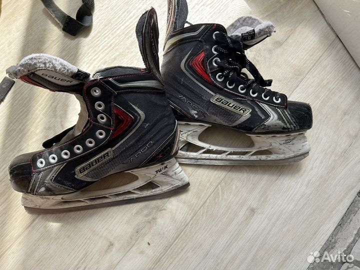 Продам хоккейные вещи