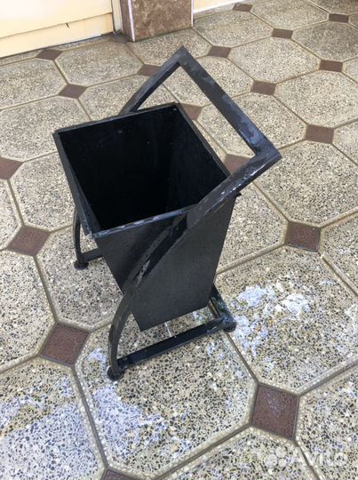 Урна кованая