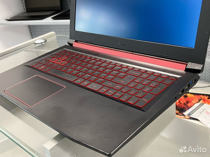 Acer Nitro на Ryzen 5 / RX560
