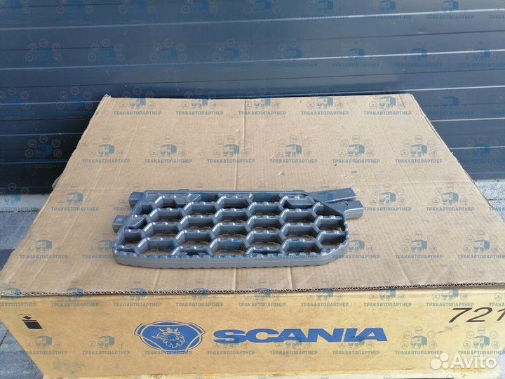 Ступенька Scania