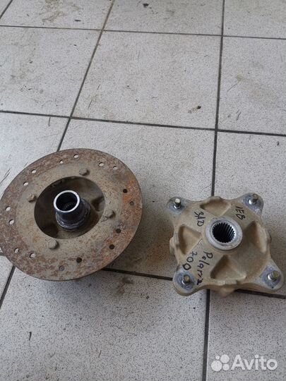 Задняя ступица с диском Polaris Sportsman 700