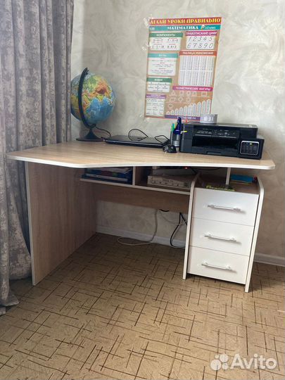 Компьютерный стол