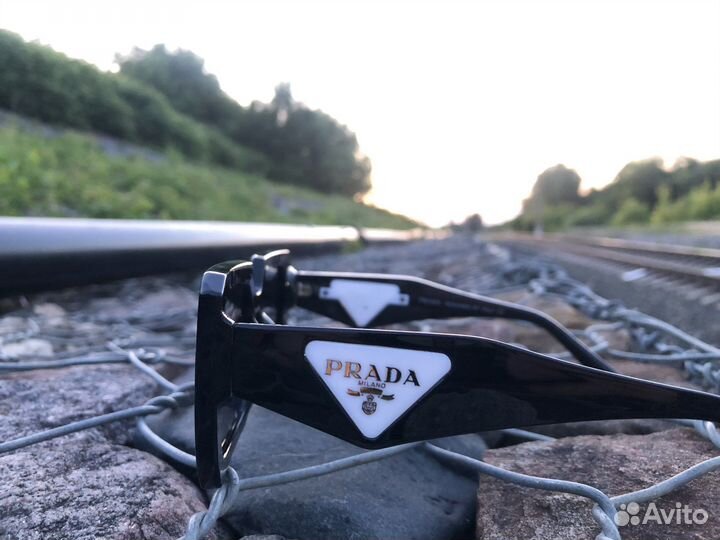 Солнцезащитные очки prada квадратные линзы