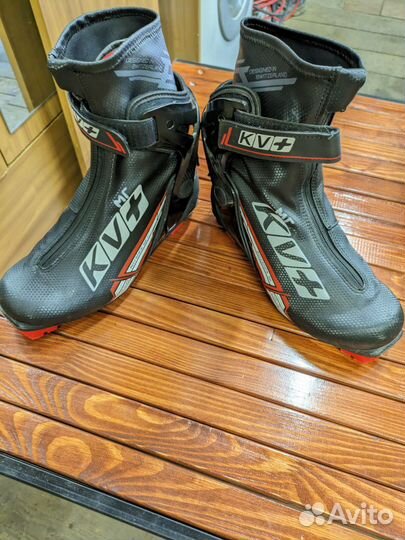 Лыжные ботинки коньковые