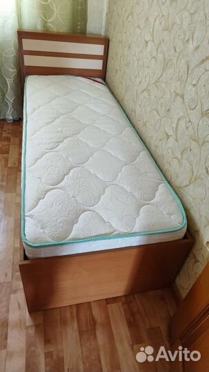 Кровать