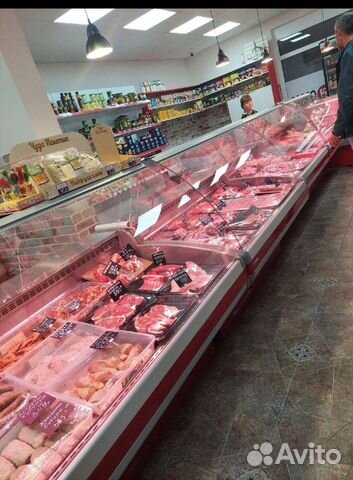 Продавец в мясной магазин