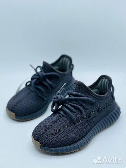 Adidas yeezy boost 350 детские чёрные разм. 31