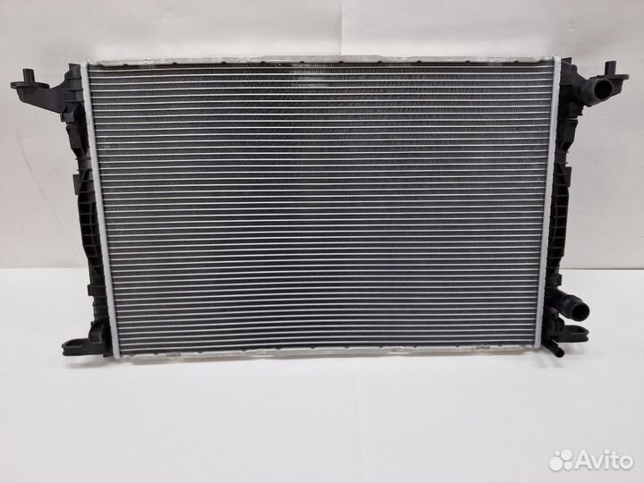 Радиатор охлаждения двигателя A4 B9 8W0121251AK