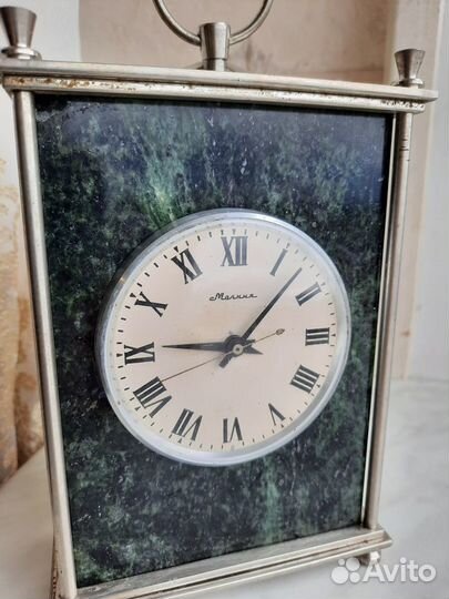 Настольные интерьерные часы 