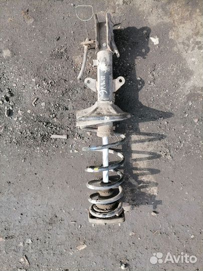 Стойка задняя правая Хундай Элантра 3 XD