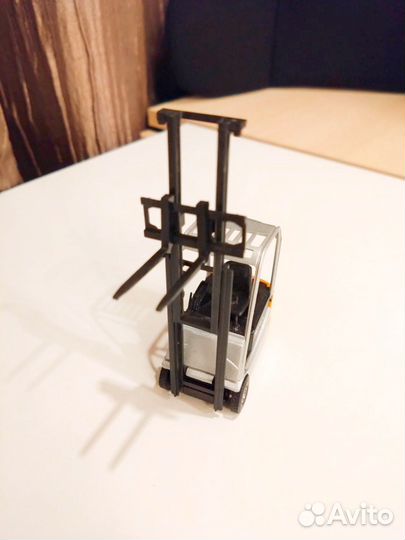 Модель вилочного погрузчика Still RX50-15 1/40