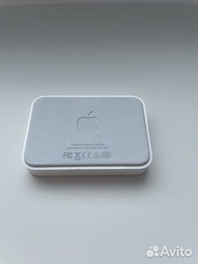 Док-станция Apple MF030ZM/A белая