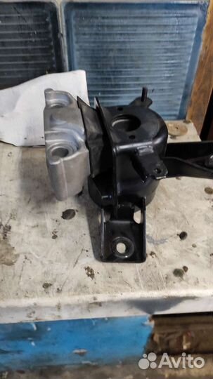 Подушка двигателя гидравлическая Toyota rav4