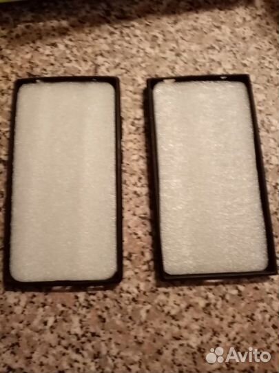 Чехлы на телефон