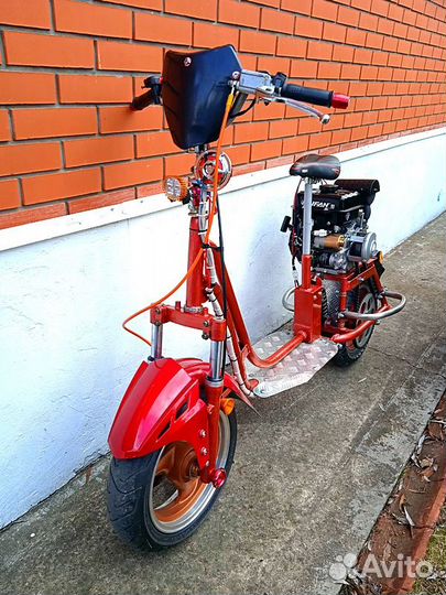 Самокат с мотором мотосамокат