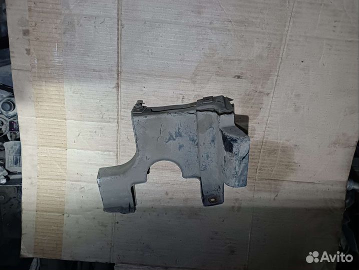 Кожух защитный моторного отсека Toyota lexus