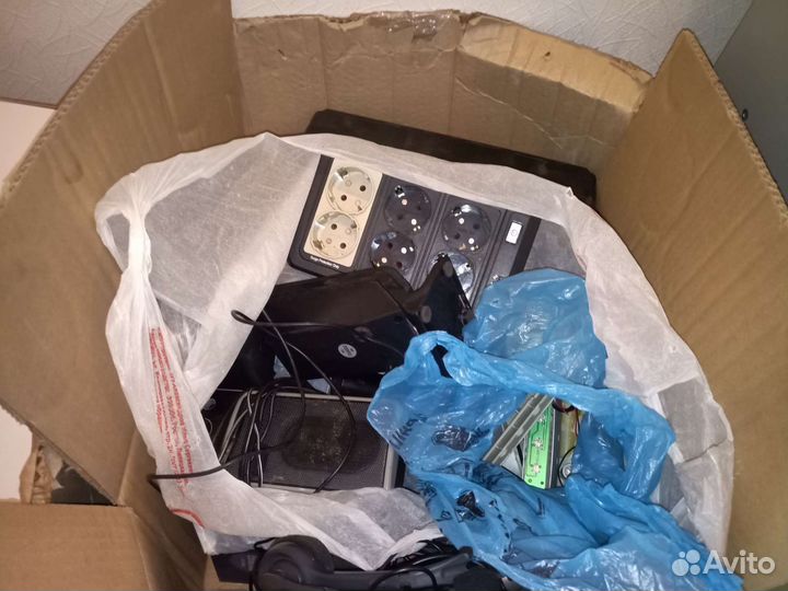 Неисправные аксессуары (бутафор, клавы, мыши, уши)