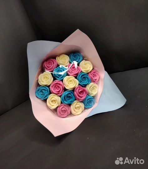 Букет - 19 Роз из Белого Шоколада