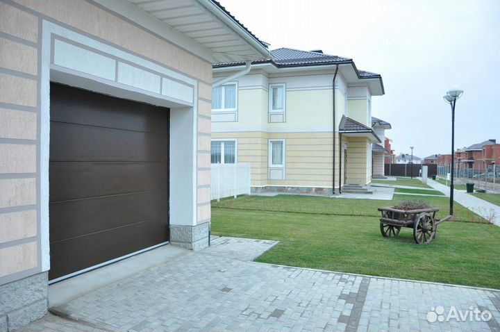 Ворота секционные 2700*2200 цвет 9005