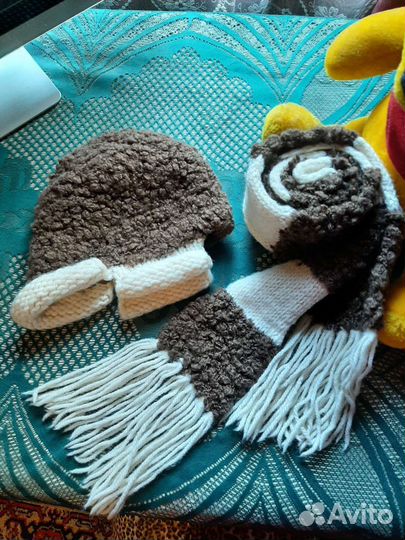 Вязаный комплект шапка и шарф, ручная работа