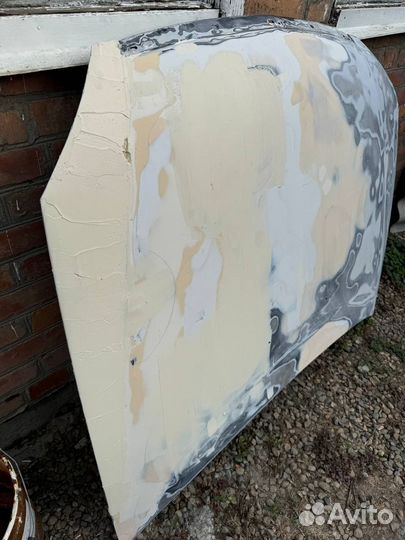 Капот на priora