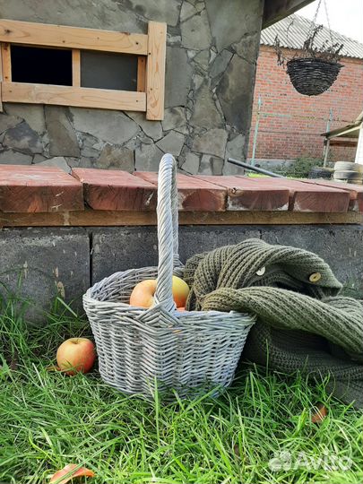 Корзина плетеная из бумажной лозы