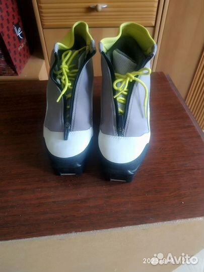 Ботинки лыжные