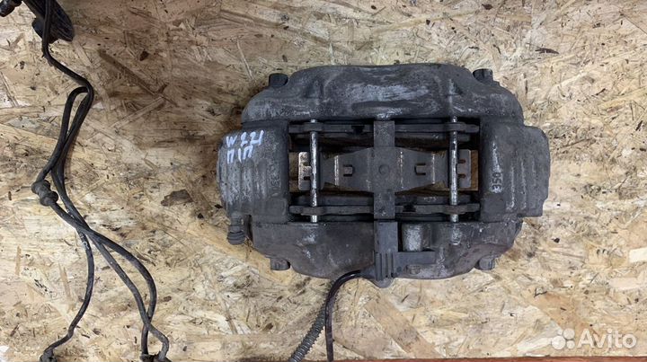 Суппорт передний Mercedes w221