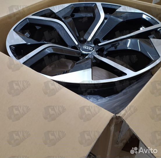 Литые диски на Audi Q5 Q7 Q8 R22