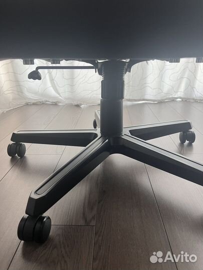 Игровое кресло dxracer