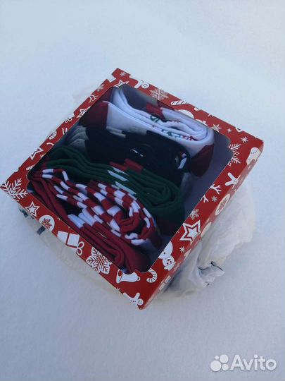 Новогодние носки в коробке