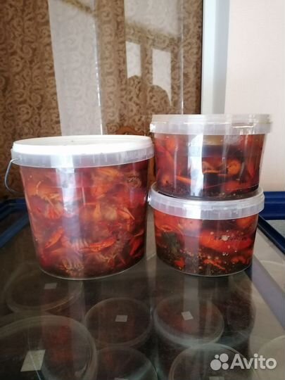 Живые и Варено мороженые раки