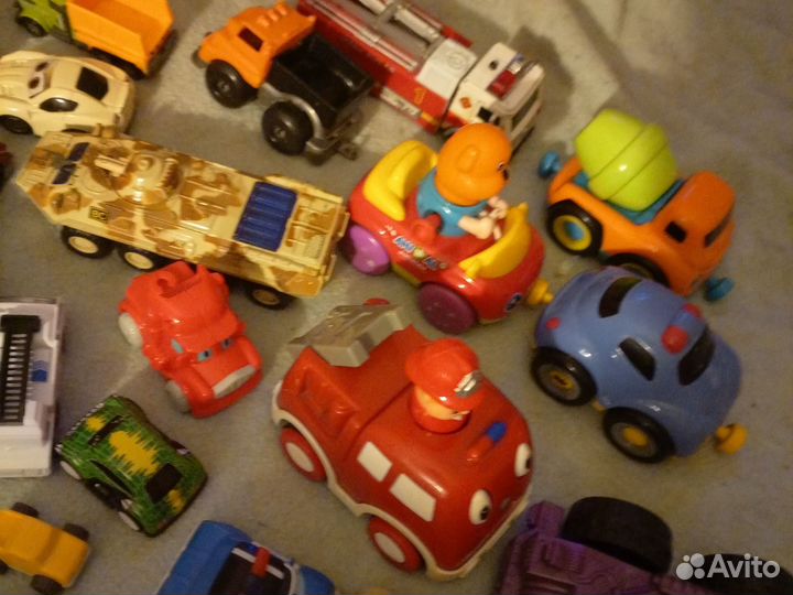 Машинки для игры и коллекции