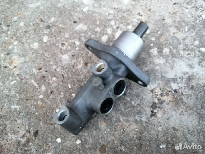 Главный тормозной цилиндр гтц Mazda 3 BL