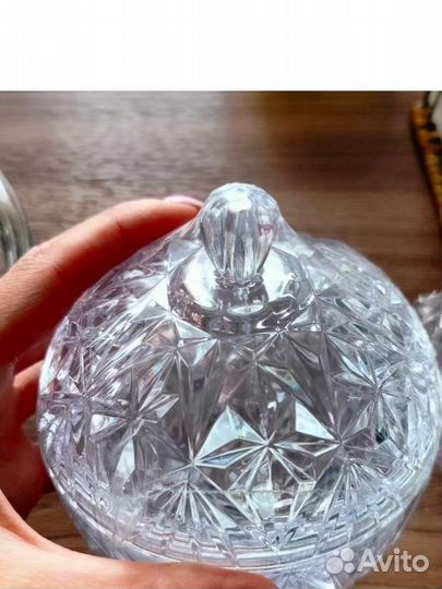 Сахарница с крышкой