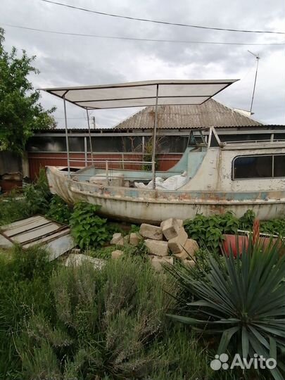 Катер с мотором