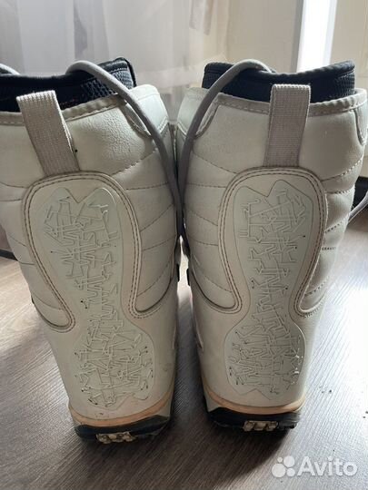 Сноубордические ботинки Vans женские