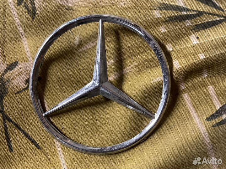 Значок mercedes 126