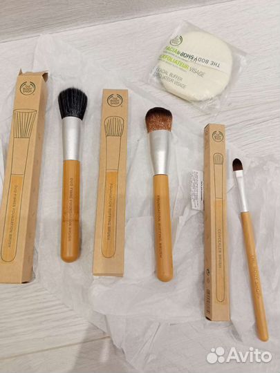 Набор кистей для макияжа новые the body shop