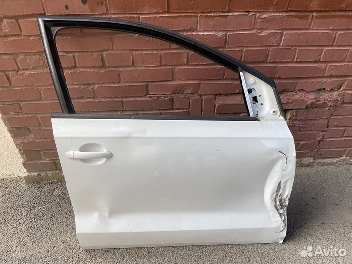 Дверь передняя правая на volkswagen polo седан