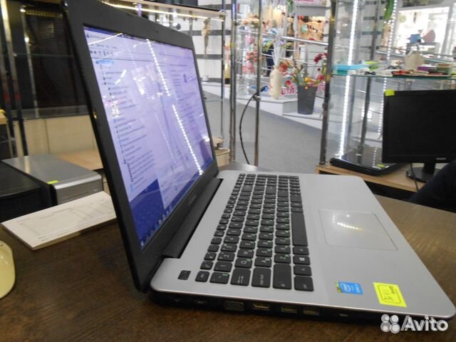 Ноутбук Asus Core i3-4030 GeForce 820M - 2048 Мб
