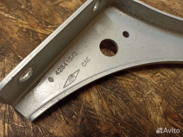 Петли крышки багажника Renault Symbol