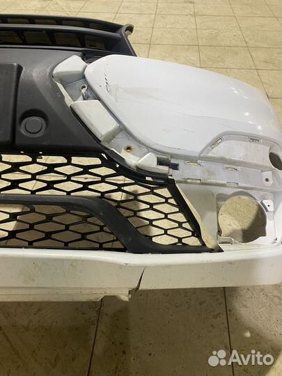 Передний бампер с решетками largus fl